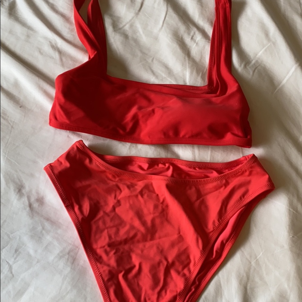 Assorted bikini sets - Picture 4 of 5